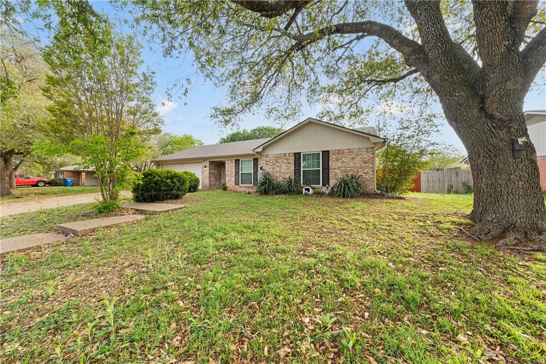 237 Westhill Drive, Hewitt, Texas image 3