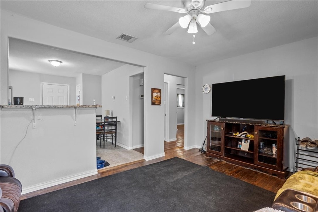 502 Bales Street, Cleburne, Texas image 7