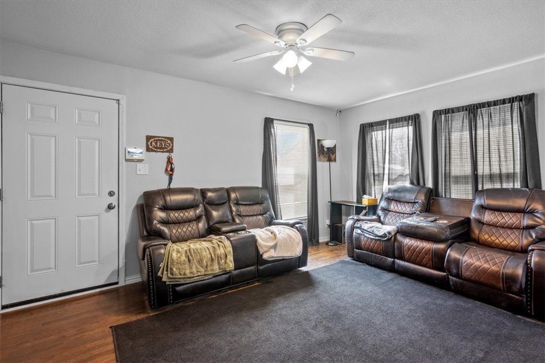 502 Bales Street, Cleburne, Texas image 6