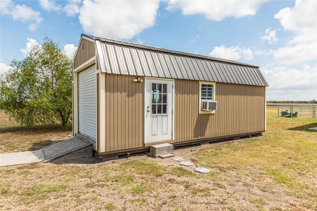 143 W Weinberger Road, West, Texas image 40