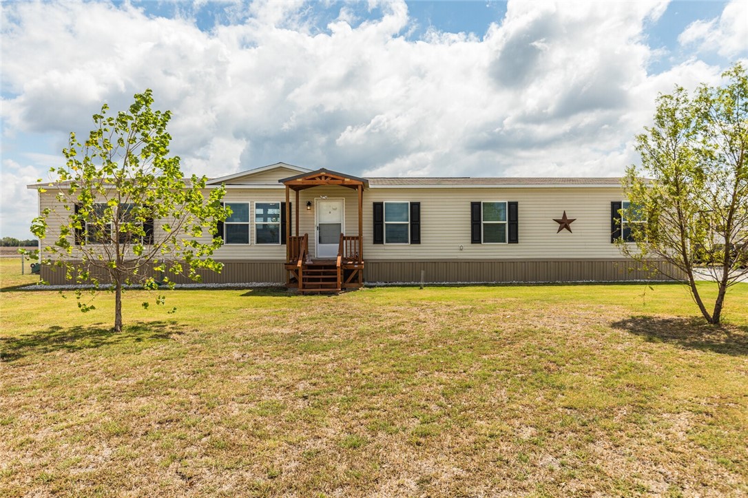 143 W Weinberger Road, West, Texas image 4