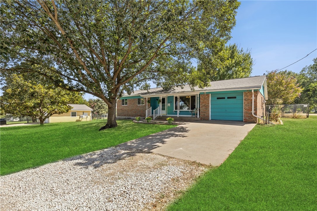 121 Happy Lane, Whitney, Texas image 1