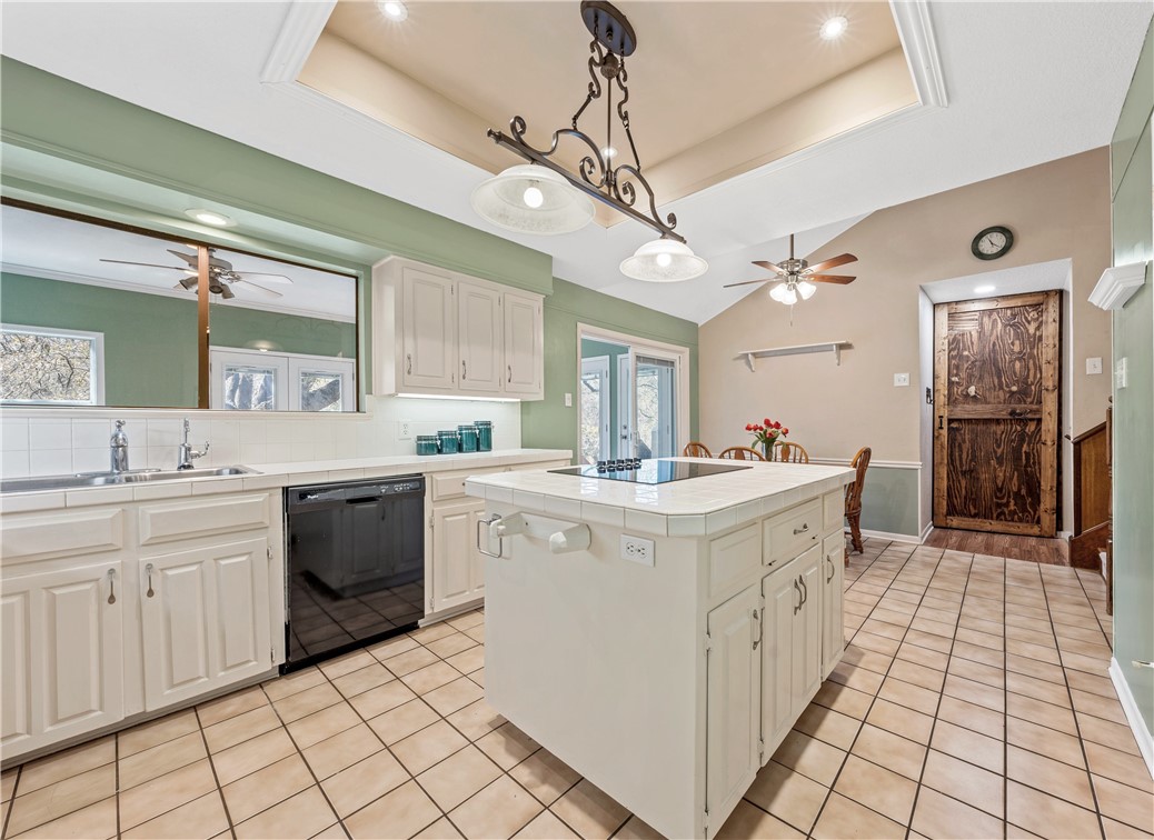 1016 Cardinal Drive, Woodway, Texas image 11