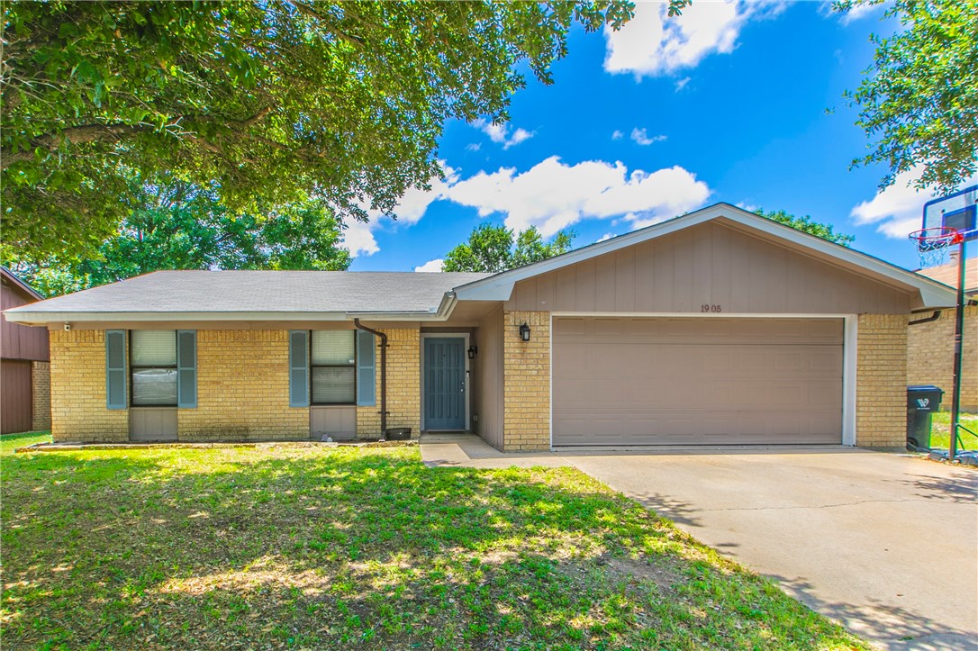 1905 Skylark Drive, Woodway, Texas image 1