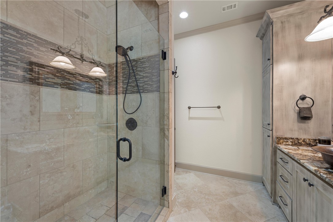 11030 Hidden Bluff Blf, McGregor, Texas image 32
