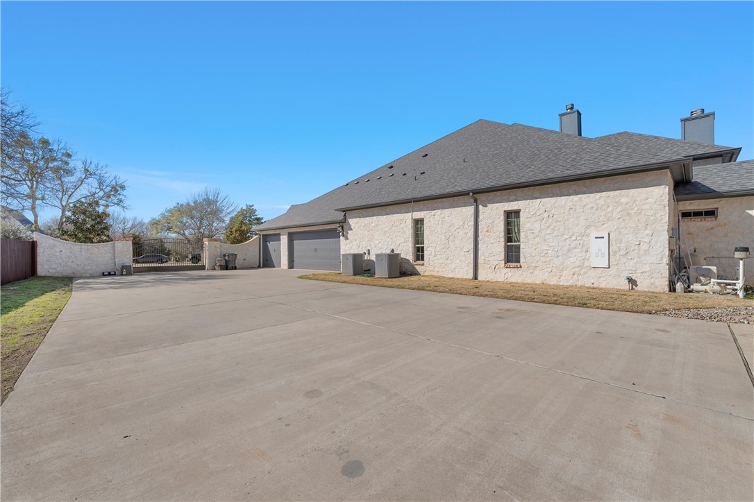 11030 Hidden Bluff Blf, McGregor, Texas image 17