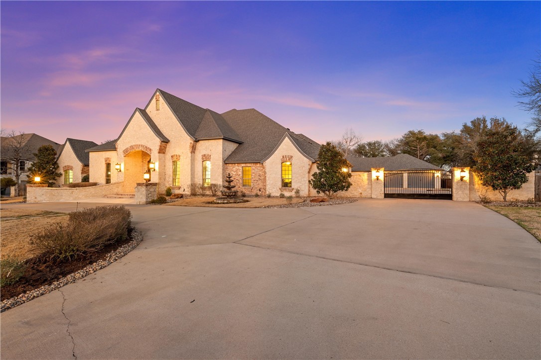 11030 Hidden Bluff Blf, McGregor, Texas image 3