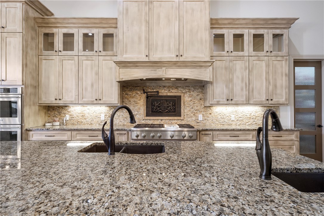 11030 Hidden Bluff Blf, McGregor, Texas image 28