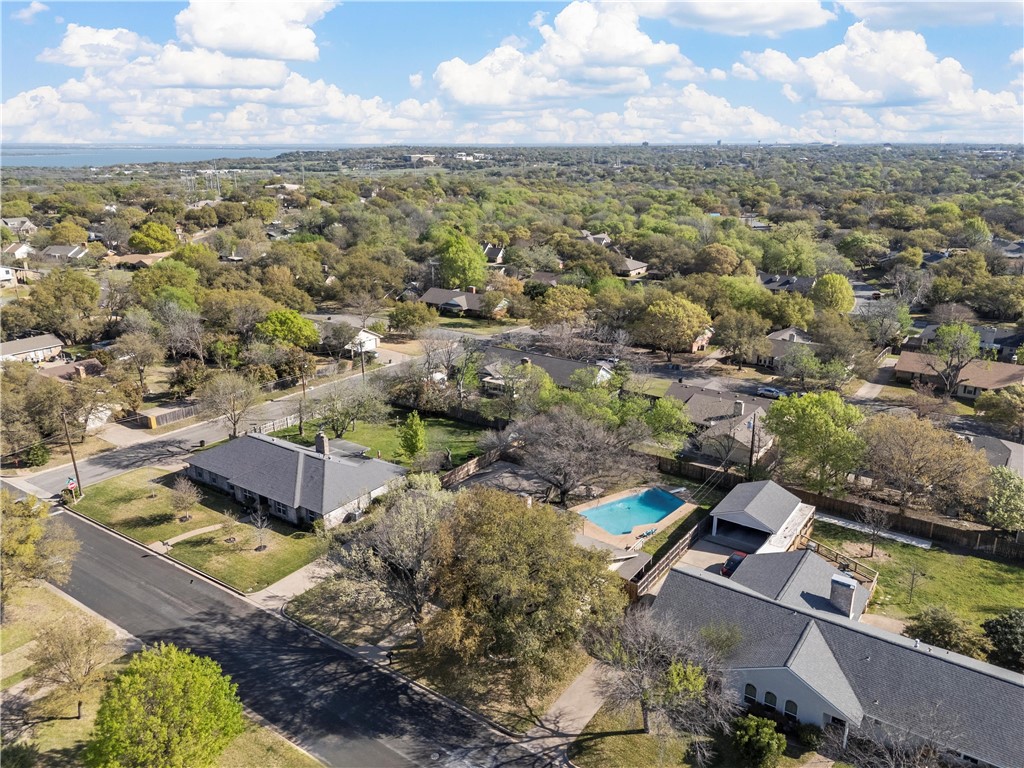 741 Ivy Ann Drive, Woodway, Texas image 41