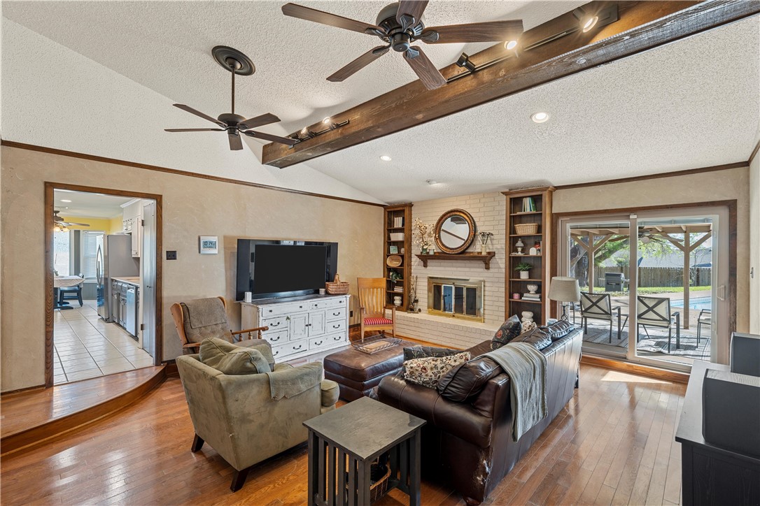 741 Ivy Ann Drive, Woodway, Texas image 12