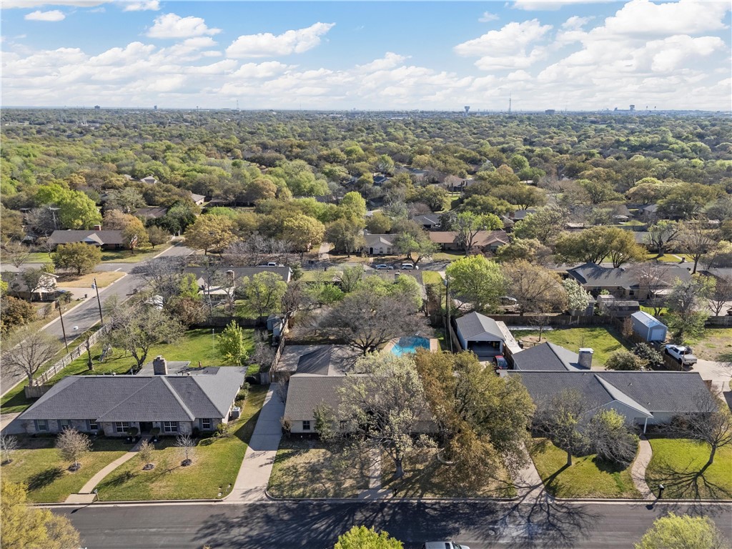 741 Ivy Ann Drive, Woodway, Texas image 40