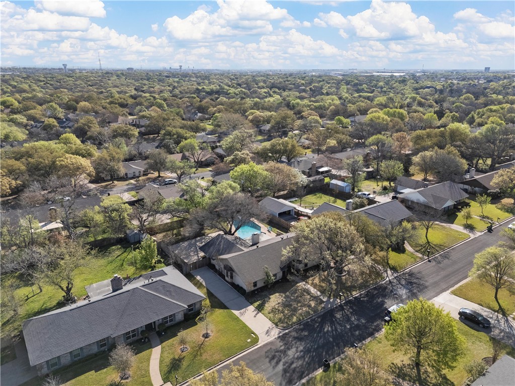 741 Ivy Ann Drive, Woodway, Texas image 4