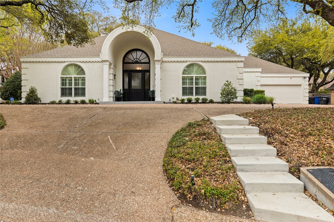 3013 Deerwood Drive, Waco, Texas image 2