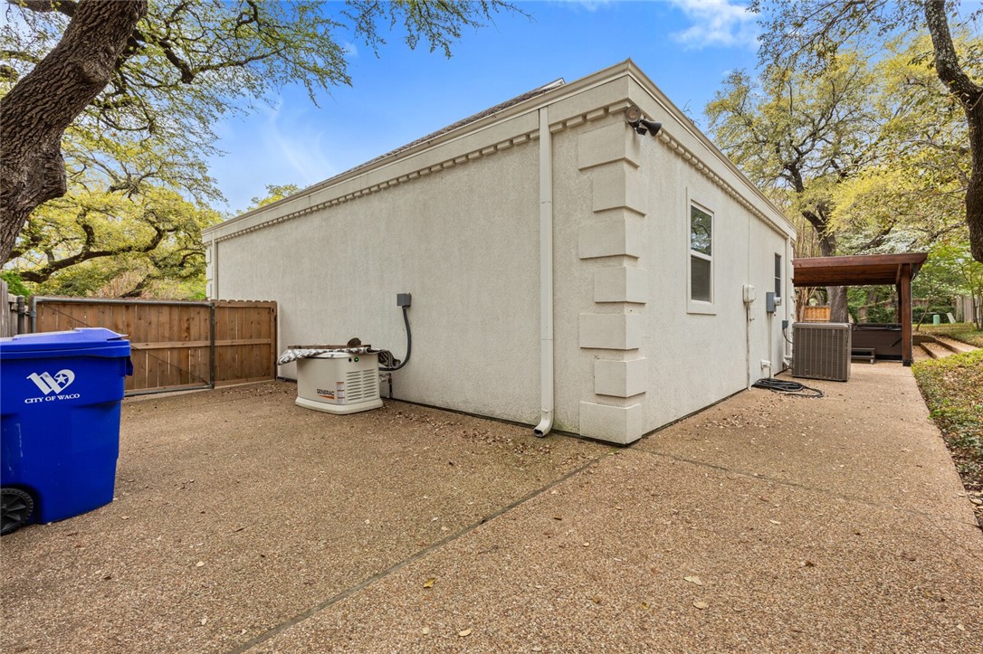 3013 Deerwood Drive, Waco, Texas image 37