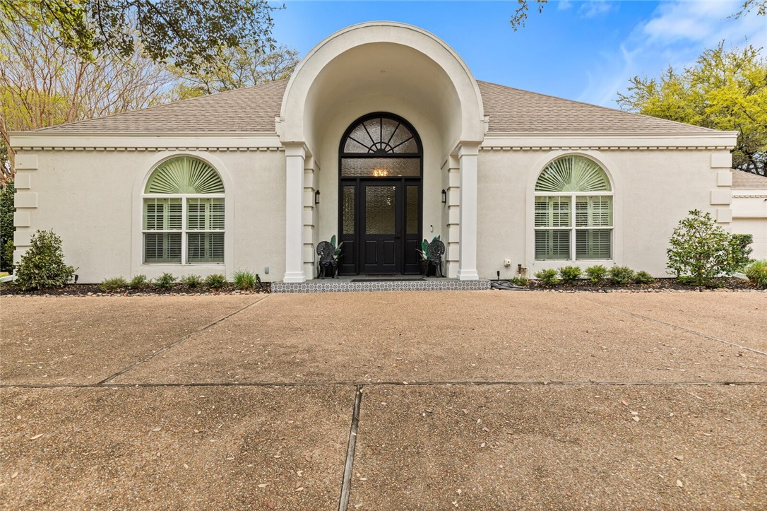 3013 Deerwood Drive, Waco, Texas image 1