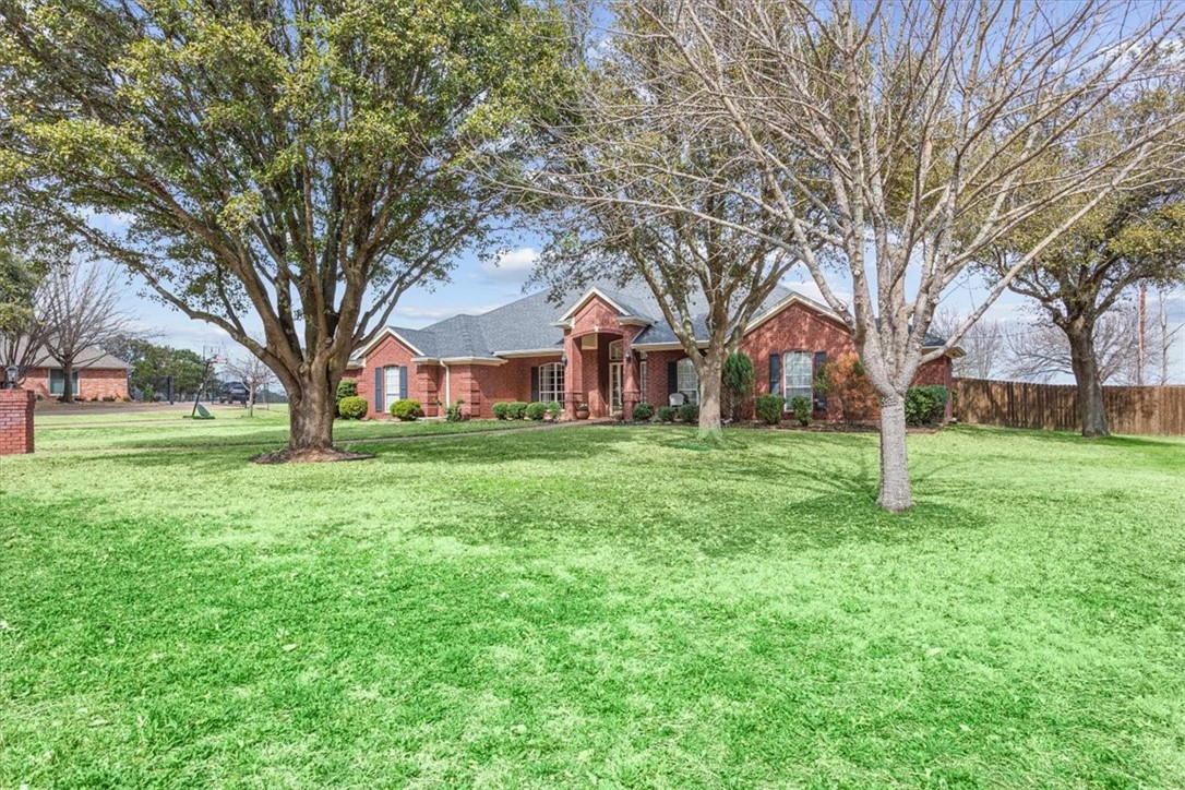 122 Greentree Drive, Crawford, Texas image 3