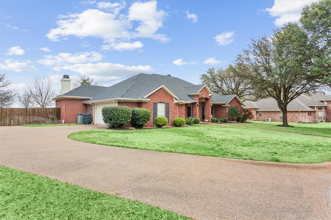 122 Greentree Drive, Crawford, Texas image 2