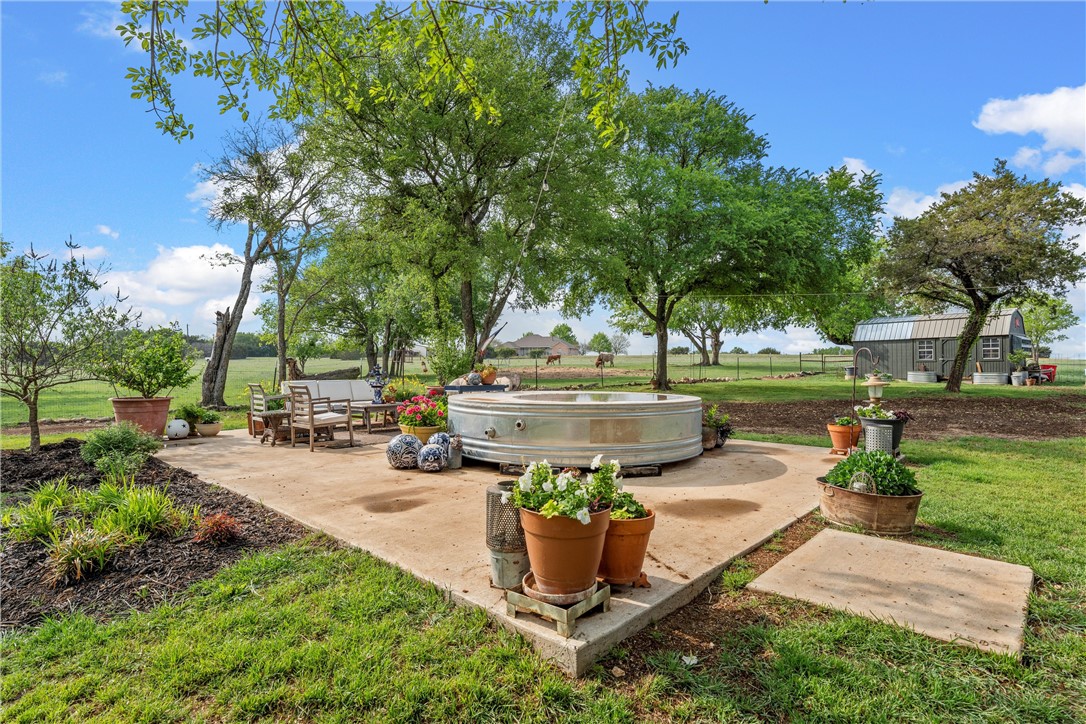1074 Lifestyle Lane, McGregor, Texas image 38