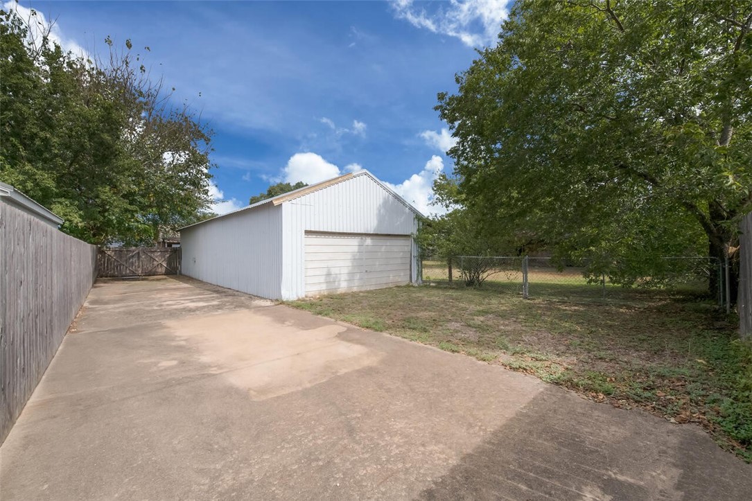 710 W 4th Street, McGregor, Texas image 29