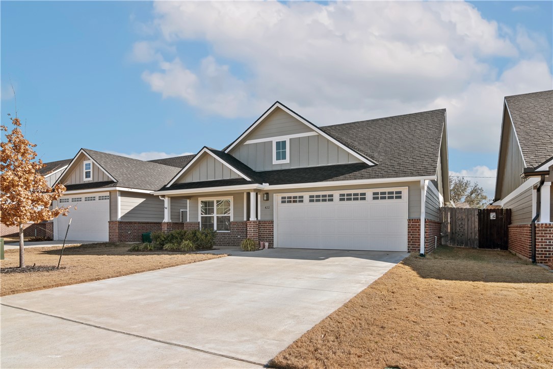 422 Travis Drive, McGregor, Texas image 3