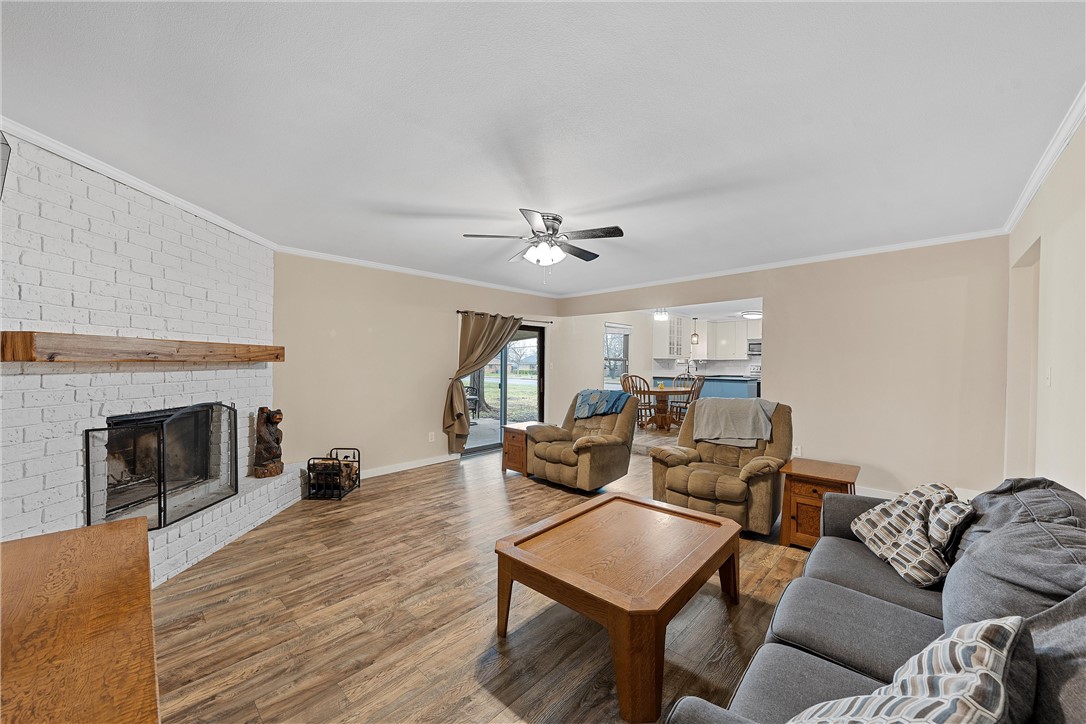 220 Ivy Lane, Hewitt, Texas image 9