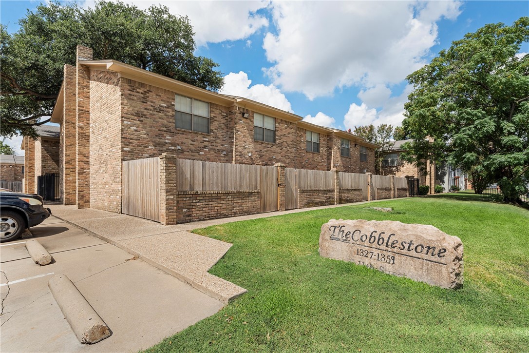 1355 S 11th Street, Waco, Texas image 3