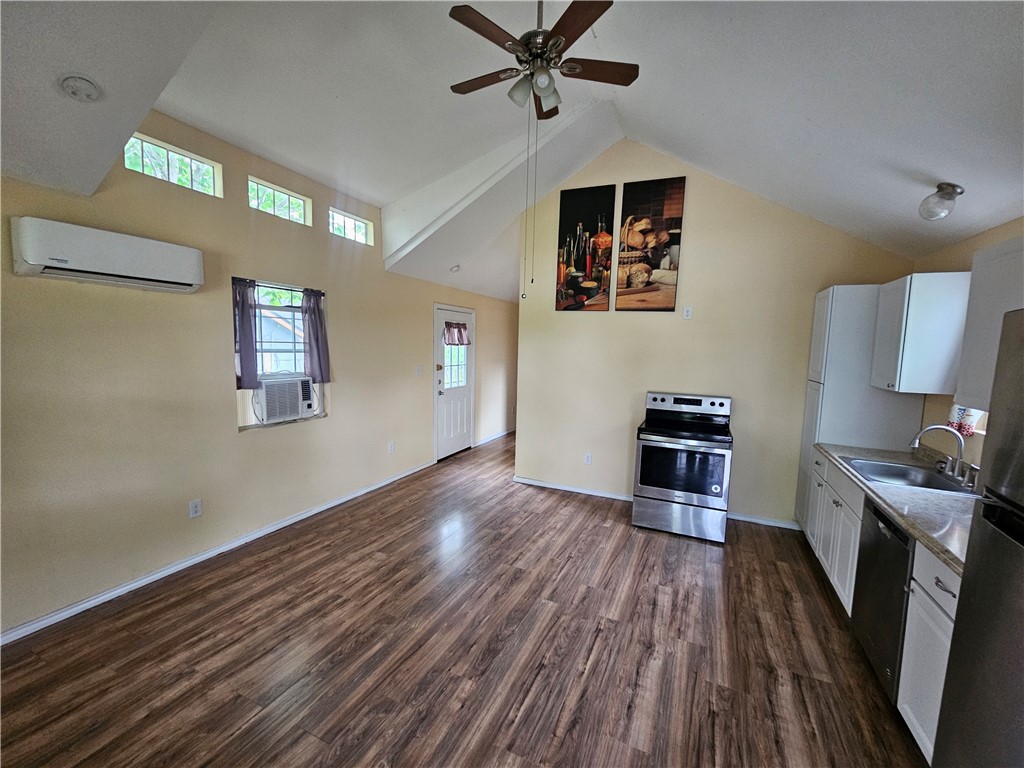 916 W Angeline Street, Groesbeck, Texas image 4