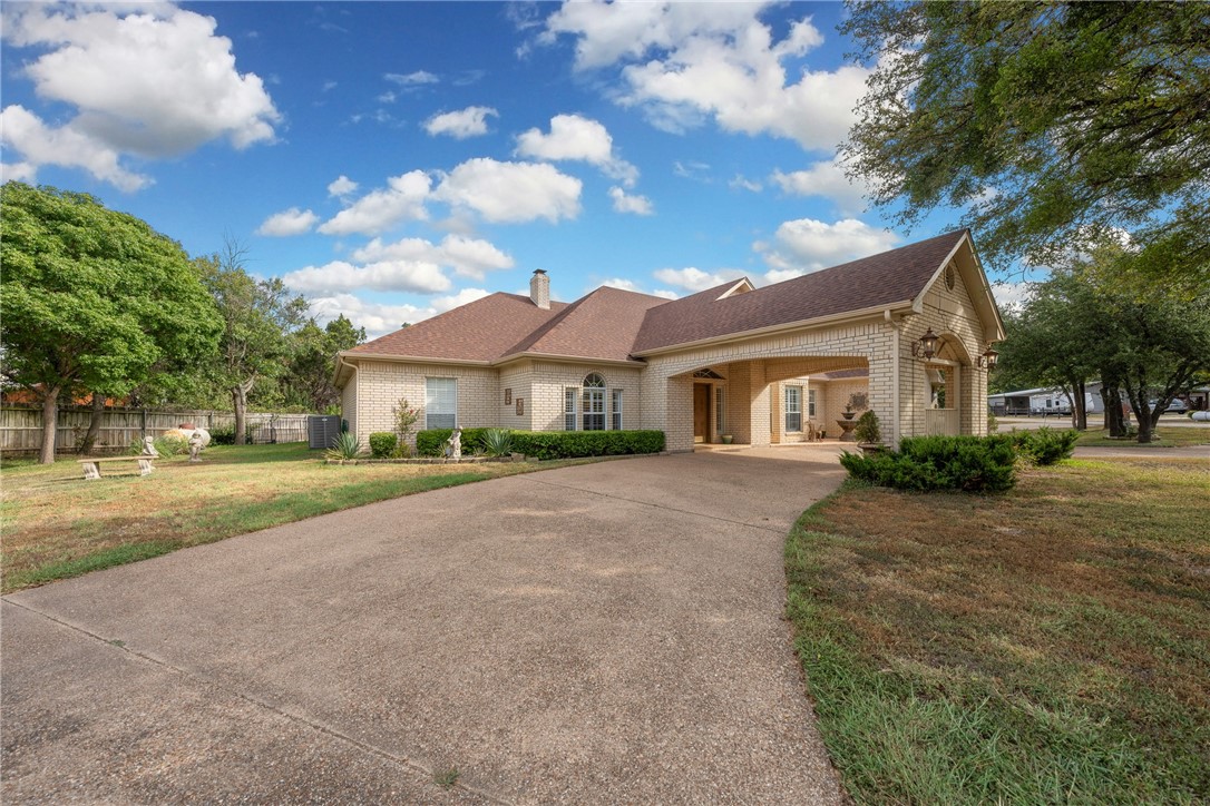 396 Cresthill Drive, Valley Mills, Texas image 2