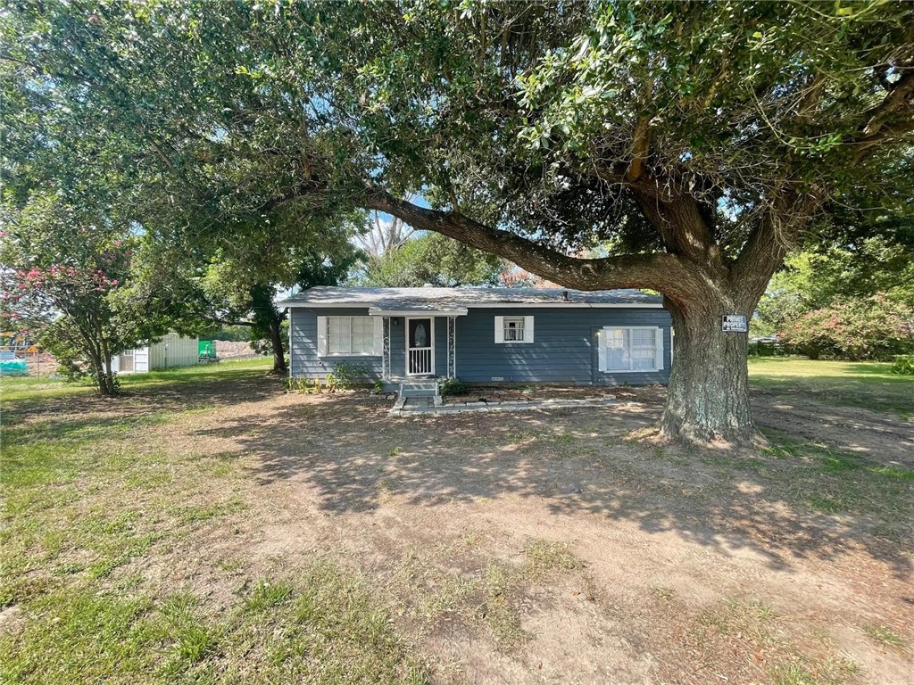 408 E Yeagua Street, Groesbeck, Texas image 1