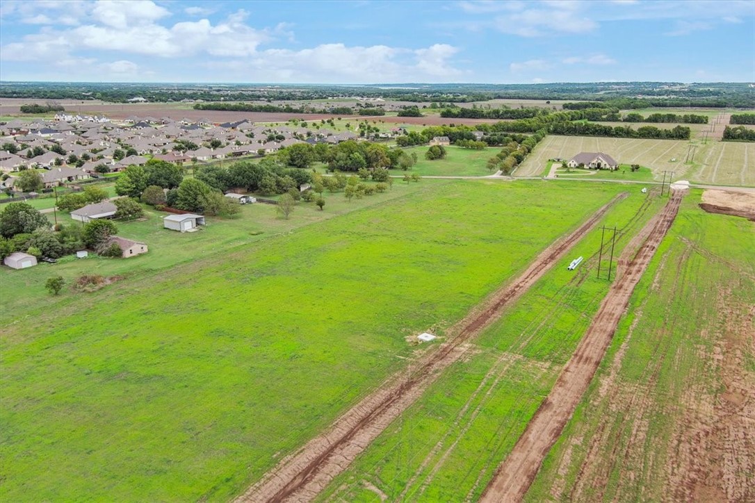 1100 & 1120 Harris Creek Road, McGregor, Texas image 1