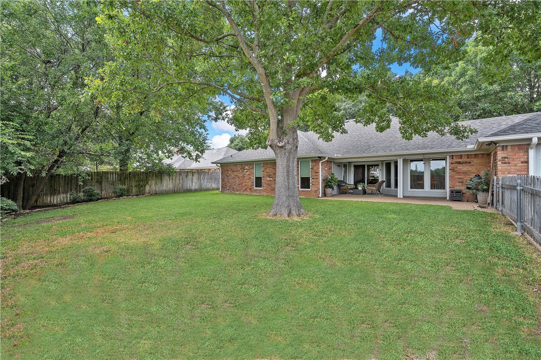 10022 Sandalwood Drive, Woodway, Texas image 36