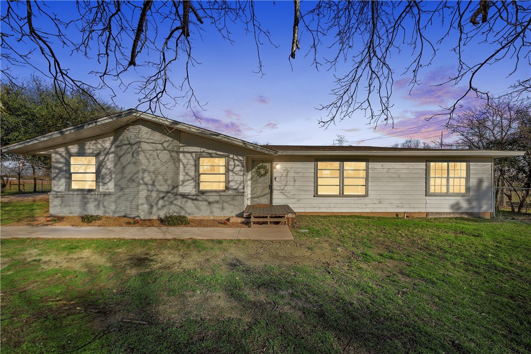 1100 W White Oak Road, West, Texas image 1