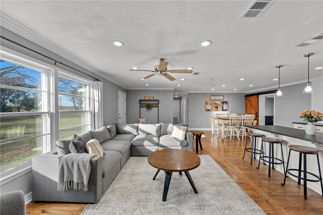 1100 W White Oak Road, West, Texas image 6