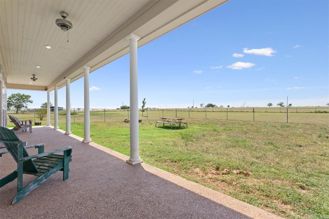 1374 Pleasant Run Road, Crawford, Texas image 40