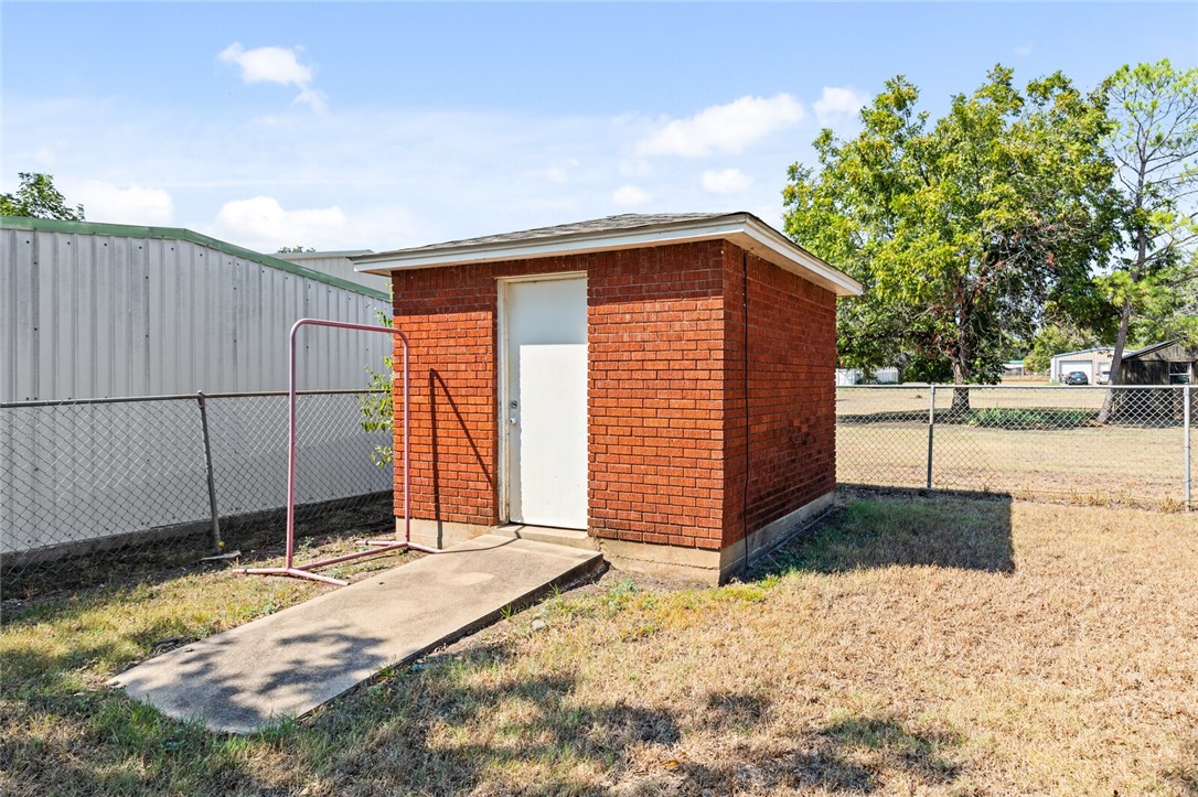 420 W 4th Street, Crawford, Texas image 30