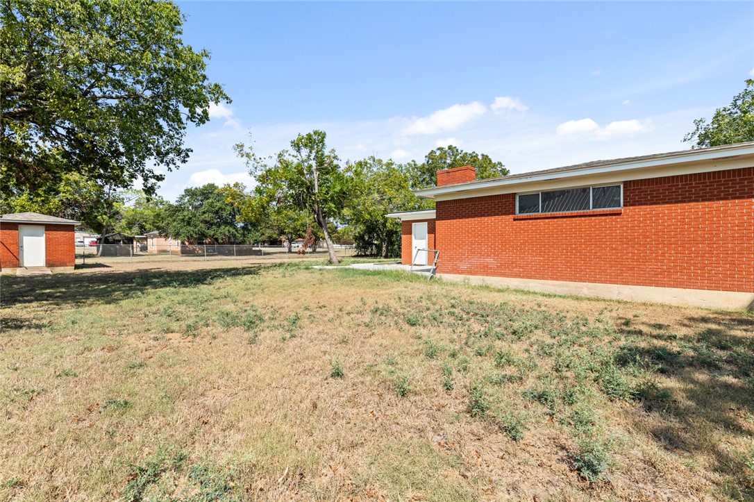 420 W 4th Street, Crawford, Texas image 29