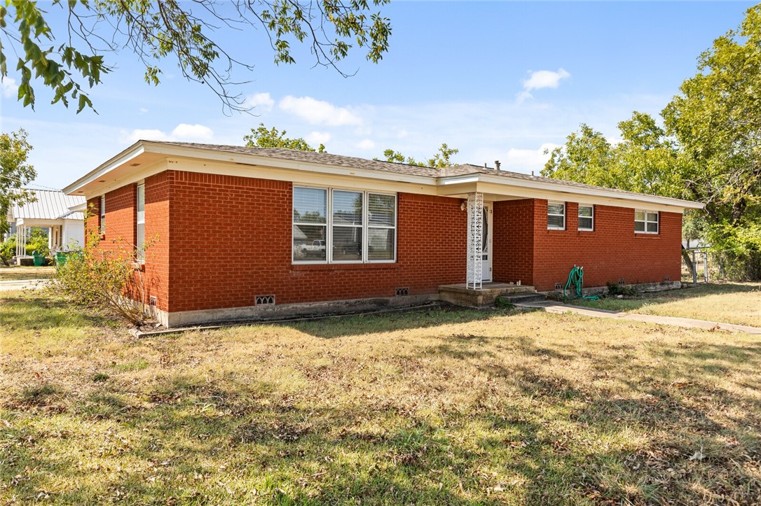 420 W 4th Street, Crawford, Texas image 38