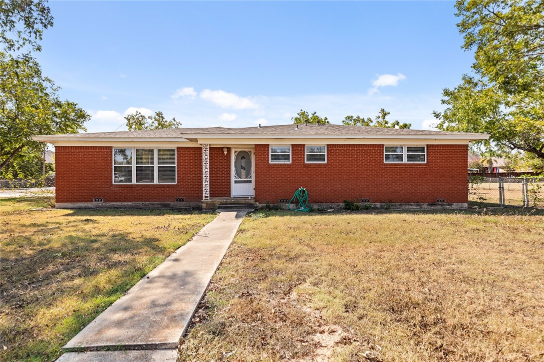 420 W 4th Street, Crawford, Texas image 41