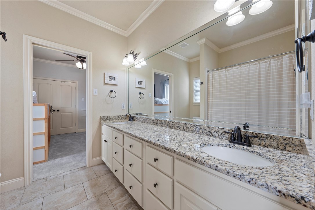 117 Hollygrove Drive, Hewitt, Texas image 26