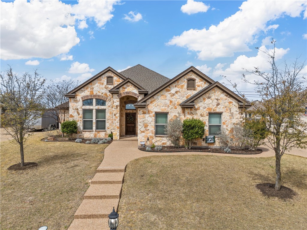117 Hollygrove Drive, Hewitt, Texas image 2