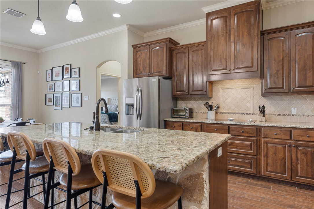 117 Hollygrove Drive, Hewitt, Texas image 10