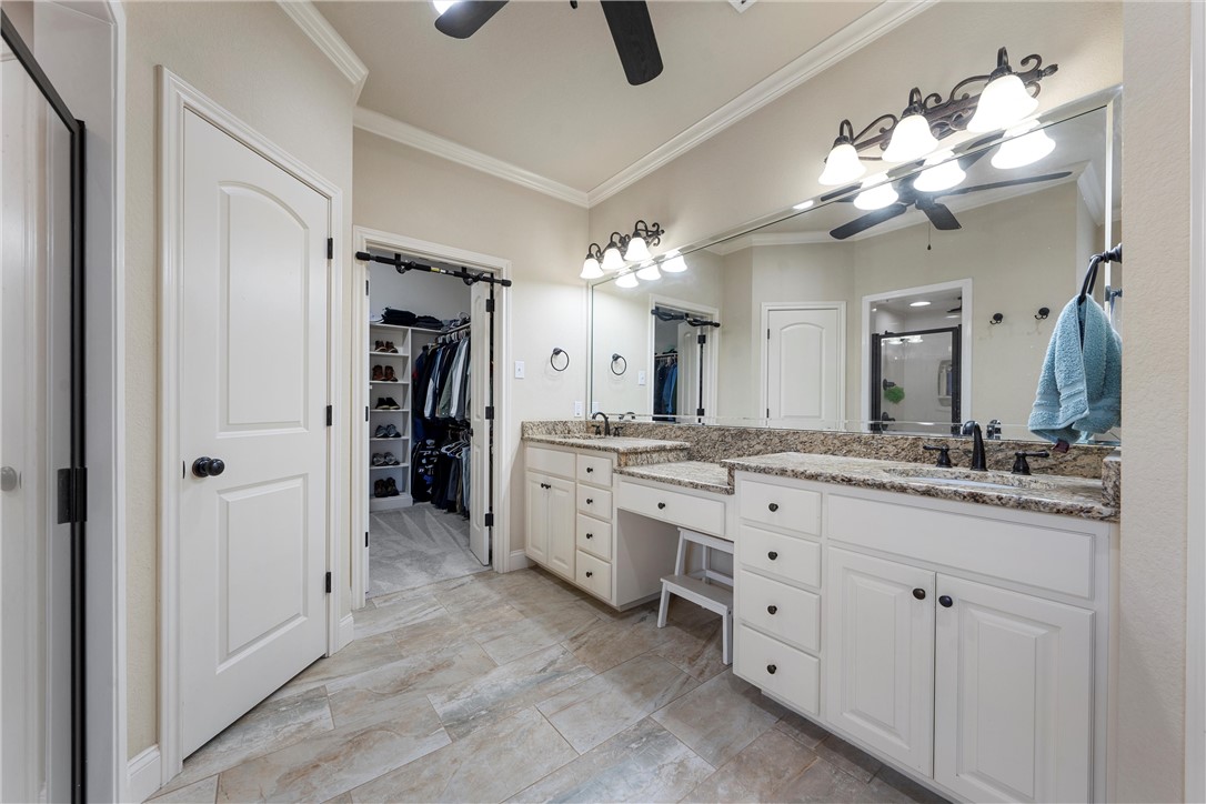 117 Hollygrove Drive, Hewitt, Texas image 19