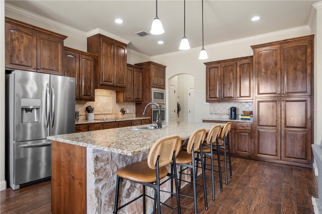 117 Hollygrove Drive, Hewitt, Texas image 9