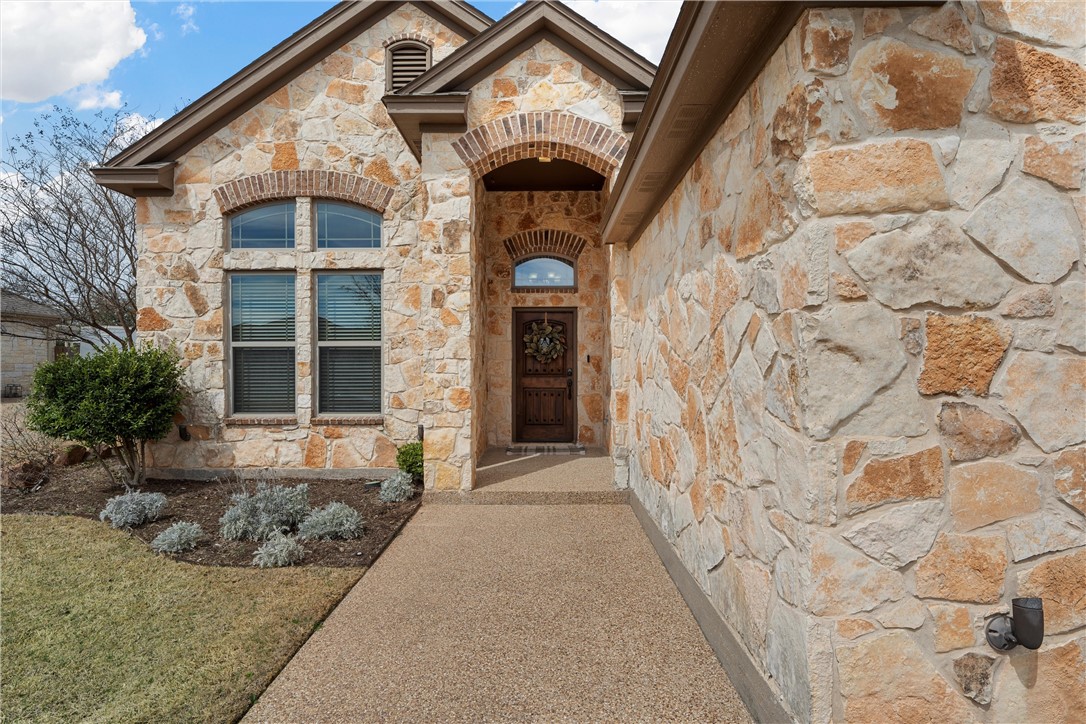 117 Hollygrove Drive, Hewitt, Texas image 3