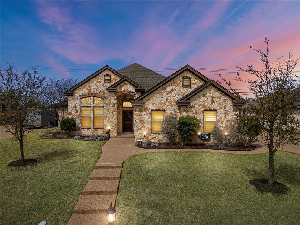 117 Hollygrove Drive, Hewitt, Texas image 1
