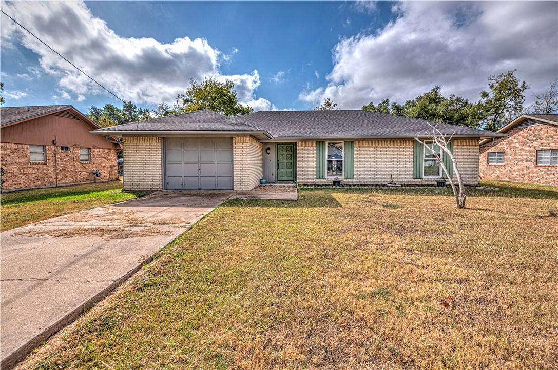 214 Royal Drive, Marlin, Texas image 1