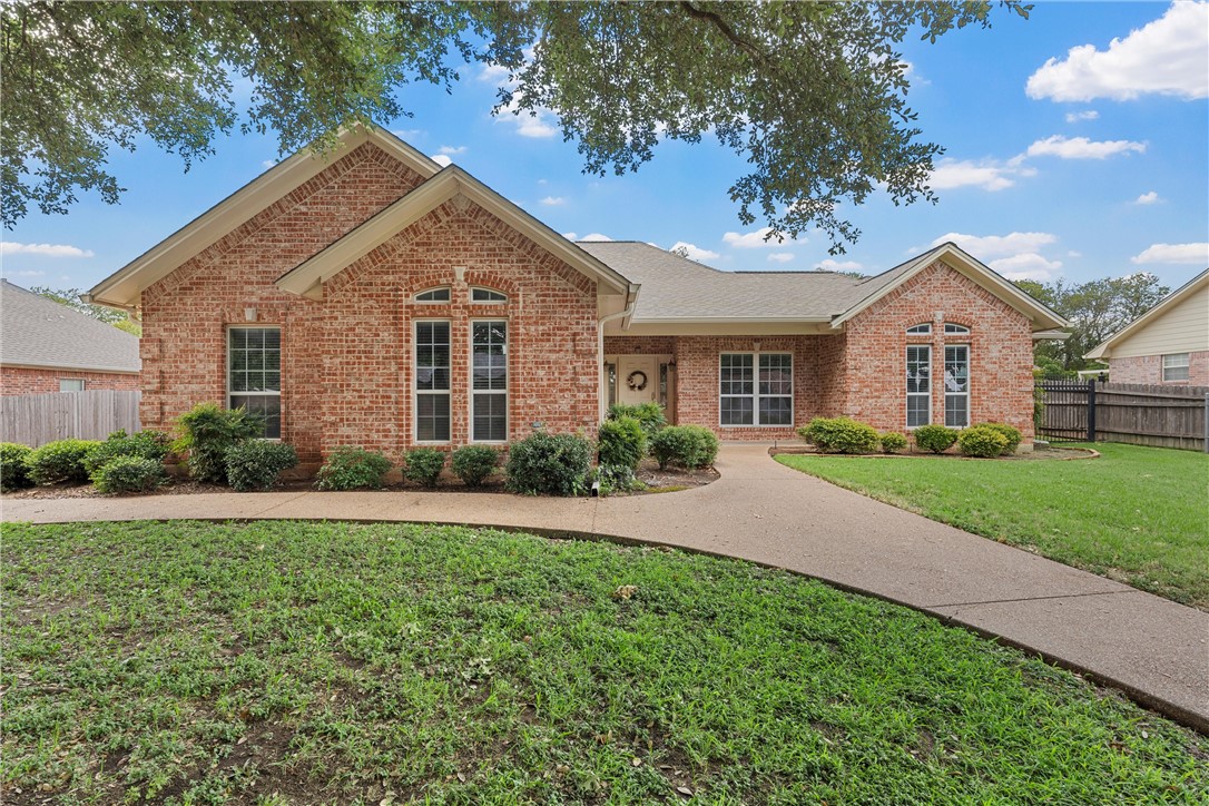 1104 S Harrison Street, West, Texas image 1