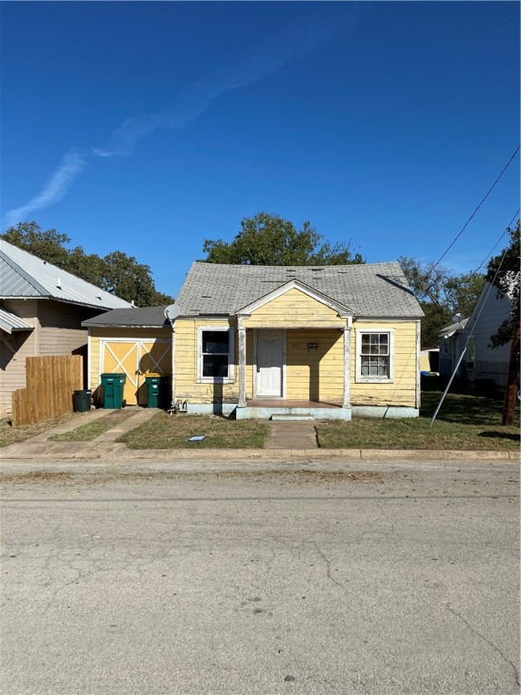 1005 Saunders Street, Gatesville, Texas image 1