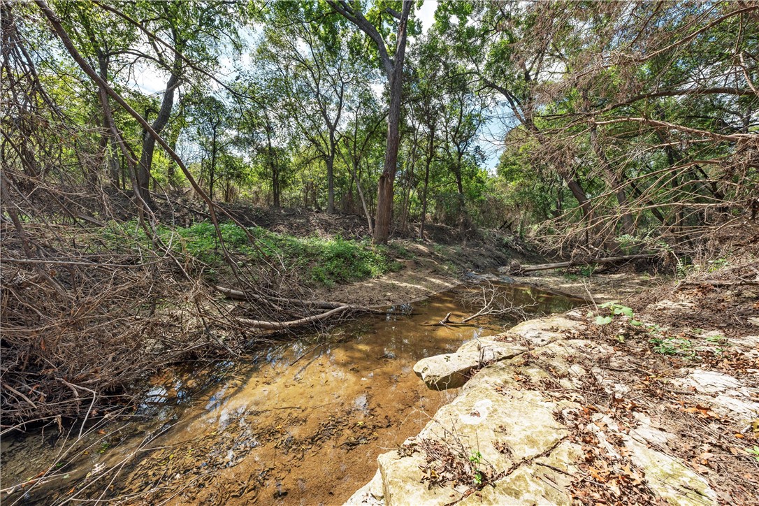 1011 Park Lake Drive, Eddy, Texas image 20