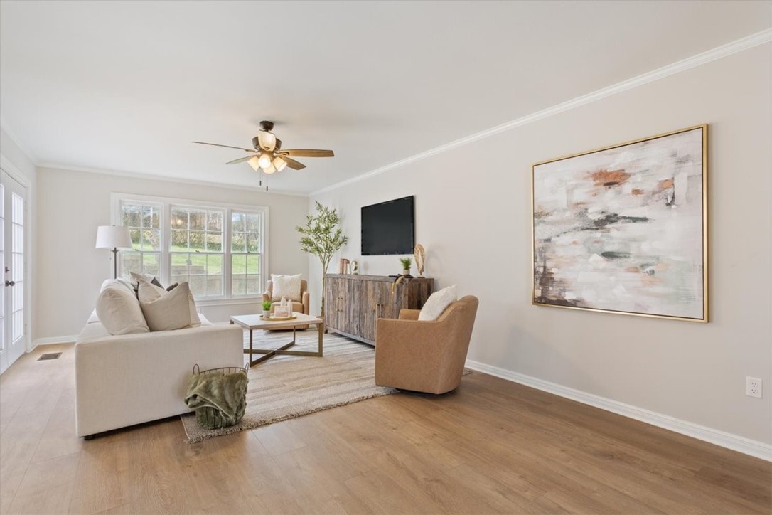 915 Estates Drive, Woodway, Texas image 10